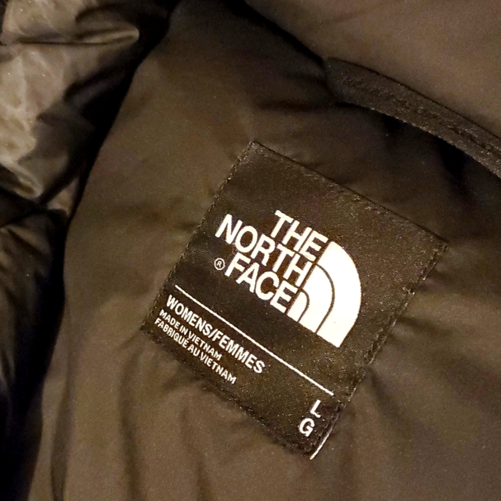 100% Authentic Women's Northface 3/4 Length Blk Coat with Hood and Fur!